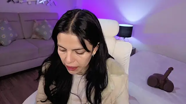 Eliie Ruizz online show from 04/30/26, 04:30
