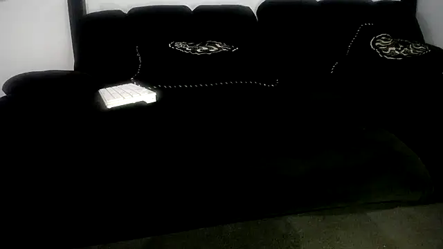 Snapshot of Niquitasparkles chatting on 11/24/25, 03:45 Niquitasparkles online show from 11/24/25, 03:45