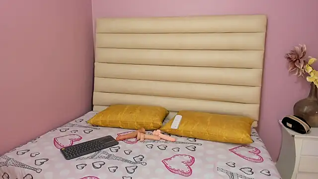 ZaritaLenon online show from 09/19/25, 08:42