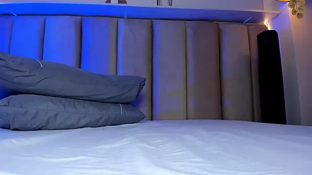 Snapshot of shysweets chatting on 10/02/25, 03:52 shysweets online show from 10/02/25, 03:52