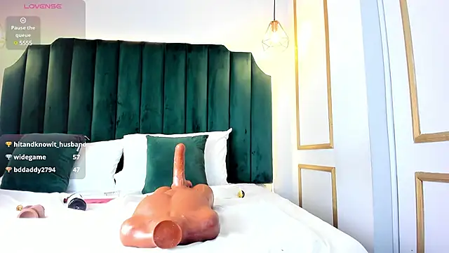 HannaPaola online show from 01/11/25, 07:06