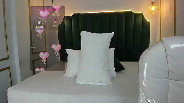 HannaPaola online show from 02/06/25, 04:21