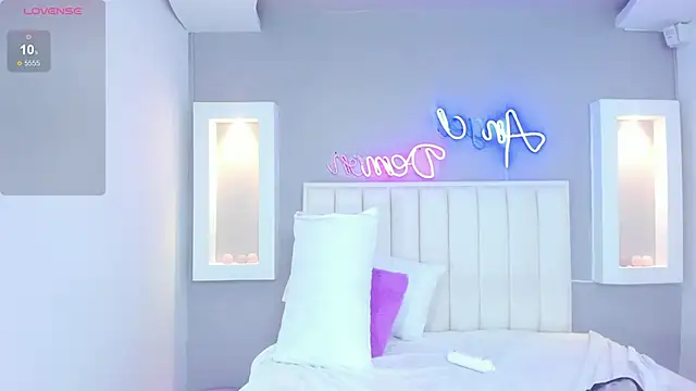 HannaPaola online show from 02/23/25, 02:18