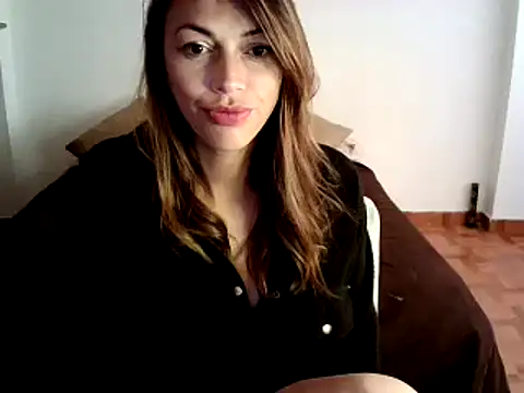 Snapshot of Hanna_Charming chatting on 12/14/24, 08:08 Hanna Charming online show from 12/14/24, 08:08