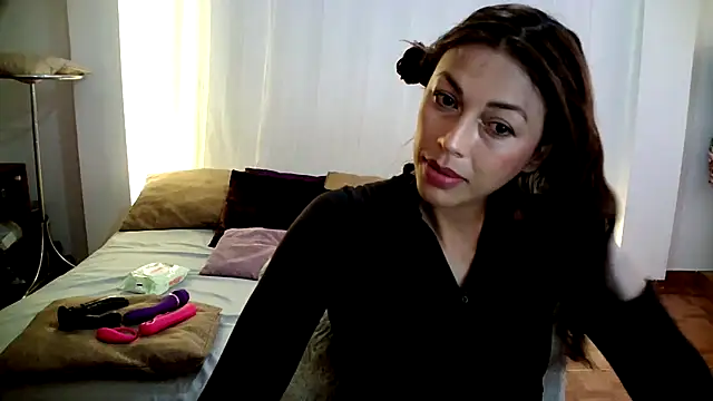 Snapshot of Hanna_Charming chatting on 12/15/25, 07:07 Hanna Charming online show from 12/15/25, 07:07