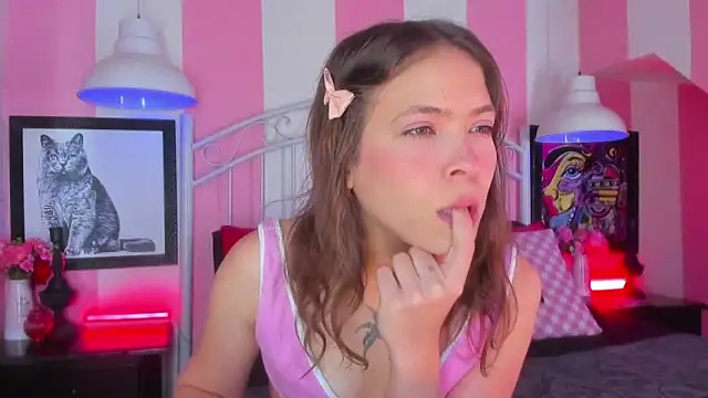 Snapshot of Liah_Grey8 chatting on 02/19/26, 09:00 Liah Grey8 online show from 02/19/26, 09:00