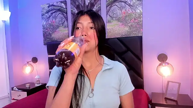 Snapshot of KimberlyVillaLobos chatting on 02/22/25, 11:46 KimberlyVillaLobos online show from 02/22/25, 11:46