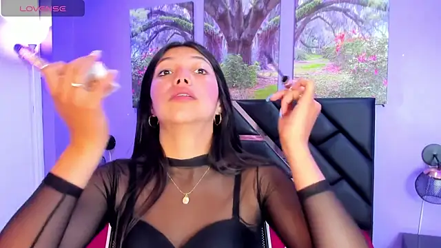 Snapshot of KimberlyVillaLobos chatting on 09/11/25, 11:32 KimberlyVillaLobos online show from 09/11/25, 11:32