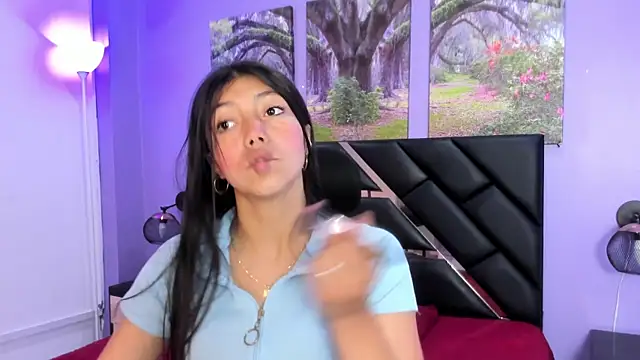 Snapshot of KimberlyVillaLobos chatting on 10/01/25, 12:00 KimberlyVillaLobos online show from 10/01/25, 12:00