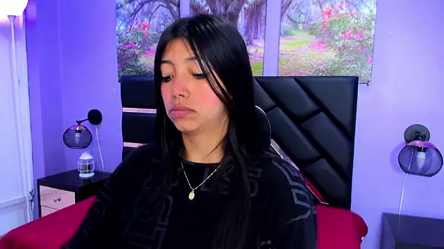 Snapshot of KimberlyVillaLobos chatting on 10/04/25, 11:41 KimberlyVillaLobos online show from 10/04/25, 11:41