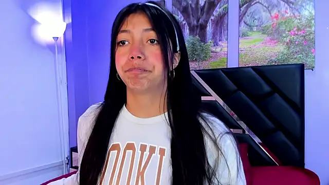 Snapshot of KimberlyVillaLobos chatting on 10/08/25, 12:36 KimberlyVillaLobos online show from 10/08/25, 12:36