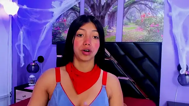 Snapshot of KimberlyVillaLobos chatting on 10/11/25, 11:42 KimberlyVillaLobos online show from 10/11/25, 11:42