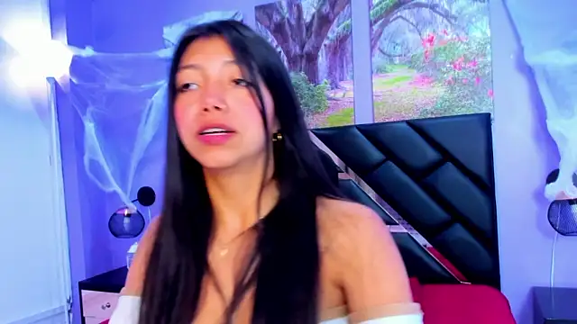 Snapshot of KimberlyVillaLobos chatting on 10/25/25, 11:40 KimberlyVillaLobos online show from 10/25/25, 11:40