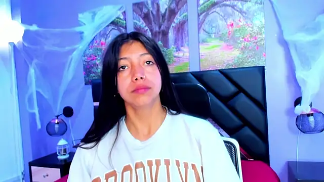 Snapshot of KimberlyVillaLobos chatting on 10/27/25, 11:36 KimberlyVillaLobos online show from 10/27/25, 11:36