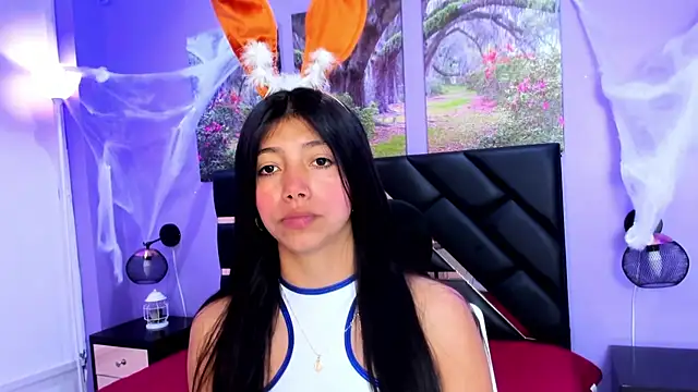 Snapshot of KimberlyVillaLobos chatting on 10/31/25, 11:44 KimberlyVillaLobos online show from 10/31/25, 11:44