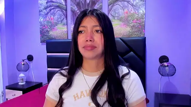 Snapshot of KimberlyVillaLobos chatting on 11/12/25, 11:32 KimberlyVillaLobos online show from 11/12/25, 11:32