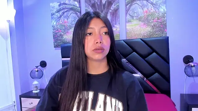 Snapshot of KimberlyVillaLobos chatting on 11/13/25, 11:53 KimberlyVillaLobos online show from 11/13/25, 11:53