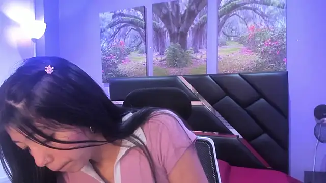 Snapshot of KimberlyVillaLobos chatting on 11/25/25, 11:32 KimberlyVillaLobos online show from 11/25/25, 11:32