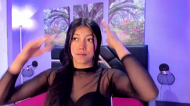 Snapshot of KimberlyVillaLobos chatting on 12/15/25, 11:36 KimberlyVillaLobos online show from 12/15/25, 11:36