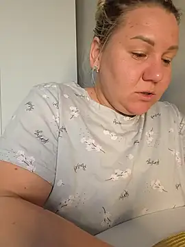 Snapshot of Anna_Curvy chatting on 04/01/26, 02:14 Anna Curvy online show from 04/01/26, 02:14