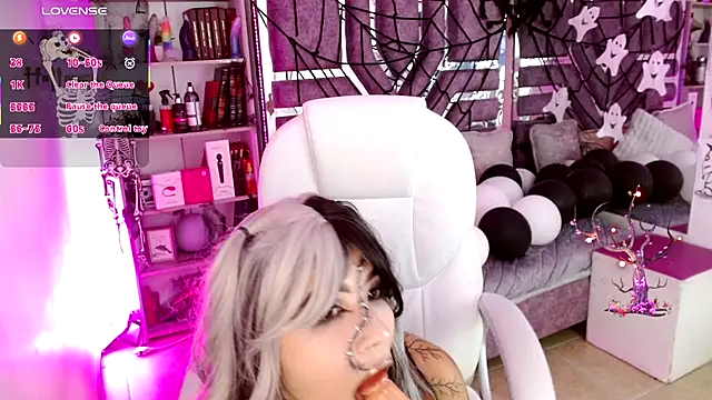 AliceWalker 11 online show from 11/01/25, 05:37