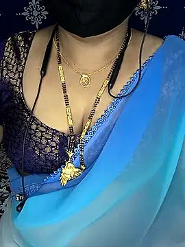 Snapshot of Queen_sakshi chatting on 01/11/26, 04:45 Queen sakshi online show from 01/11/26, 04:45