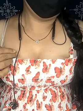 Snapshot of Queen_sakshi chatting on 02/18/26, 07:54 Queen sakshi online show from 02/18/26, 07:54