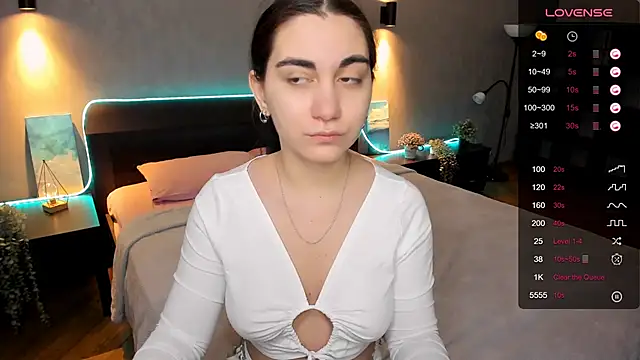 hannacheekss  online show from 02/07/25, 06:56