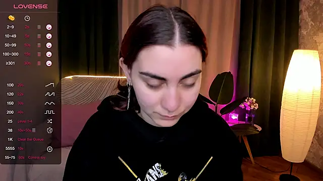 hannacheekss  online show from 09/25/25, 02:04