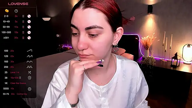 hannacheekss  online show from 04/28/26, 02:27