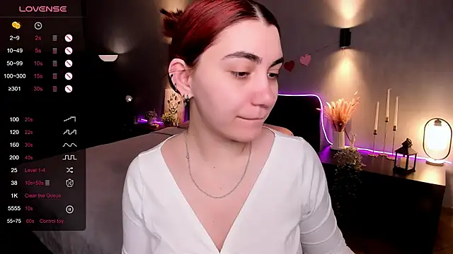 hannacheekss  online show from 05/04/26, 02:07