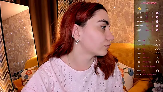 hannacheekss  online show from 06/10/26, 02:01