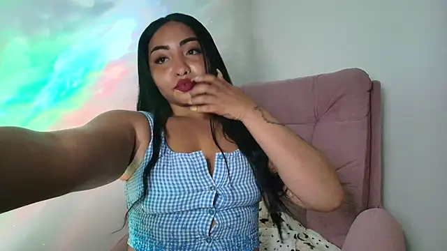 Snapshot of Dailyn_Adams chatting on 12/15/24, 05:13 Dailyn Adams online show from 12/15/24, 05:13