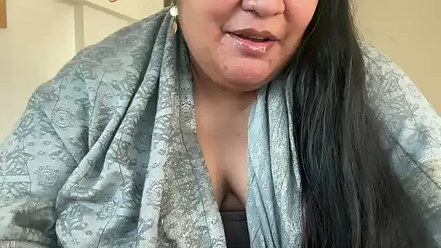 Snapshot of MashaCL chatting on 02/05/25, 10:08 MashaCL online show from 02/05/25, 10:08