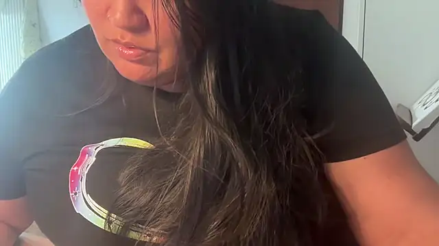 Snapshot of MashaCL chatting on 03/13/25, 10:57 MashaCL online show from 03/13/25, 10:57