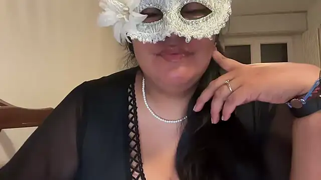 Snapshot of MashaCL chatting on 10/14/25, 05:14 MashaCL online show from 10/14/25, 05:14