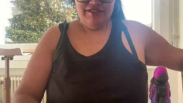 Snapshot of MashaCL chatting on 11/03/25, 08:26 MashaCL online show from 11/03/25, 08:26