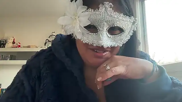 Snapshot of MashaCL chatting on 11/12/25, 02:39 MashaCL online show from 11/12/25, 02:39