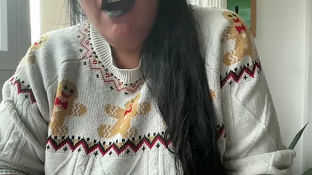 Snapshot of MashaCL chatting on 12/03/25, 10:46 MashaCL online show from 12/03/25, 10:46