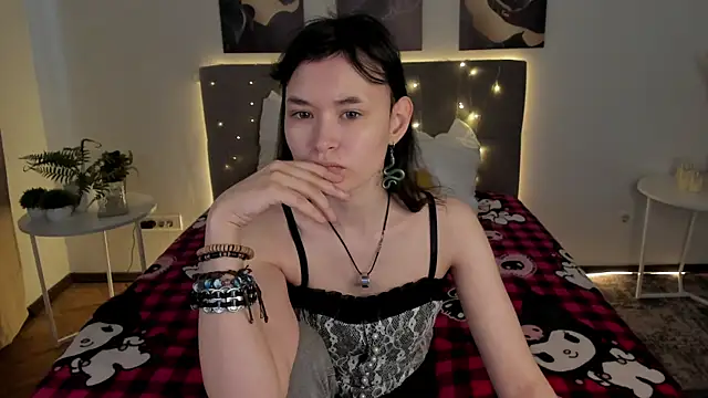Emily Strikeee online show from 04/29/26, 01:53