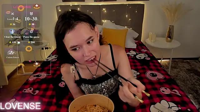 Emily Strikeee online show from 06/25/26, 05:12