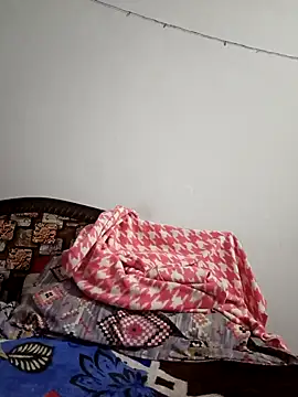 Snapshot of pikubaby chatting on 01/15/25, 10:24 pikubaby online show from 01/15/25, 10:24