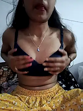 Snapshot of pikubaby chatting on 02/03/25, 10:00 pikubaby online show from 02/03/25, 10:00