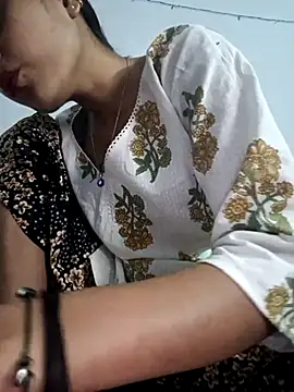 Snapshot of pikubaby chatting on 03/18/25, 09:43 pikubaby online show from 03/18/25, 09:43