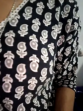 Snapshot of pikubaby chatting on 10/12/25, 06:51 pikubaby online show from 10/12/25, 06:51