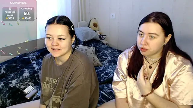 Snapshot of BettyandRich_ chatting on 01/11/25, 08:43 BettyandRich online show from 01/11/25, 08:43
