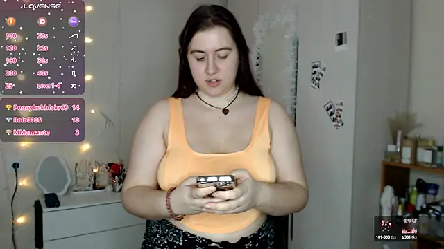 Snapshot of BettyandRich_ chatting on 02/07/25, 11:01 BettyandRich online show from 02/07/25, 11:01