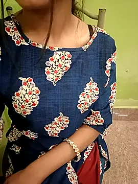 Snapshot of EACH_555 chatting on 11/23/25, 05:46 EACH 555 online show from 11/23/25, 05:46