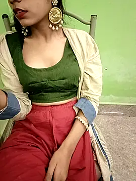 Snapshot of EACH_555 chatting on 11/24/25, 05:56 EACH 555 online show from 11/24/25, 05:56