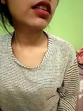 Snapshot of EACH_555 chatting on 11/28/25, 02:42 EACH 555 online show from 11/28/25, 02:42